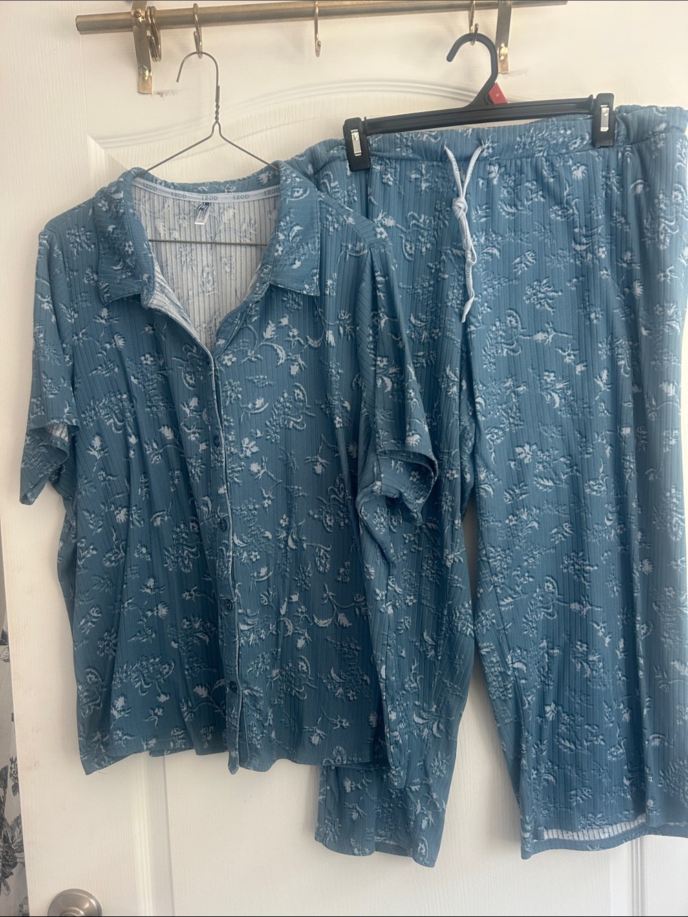 Izod Blue Floral Short-Sleeve Pajama Set 1X - Picture 1 of 7